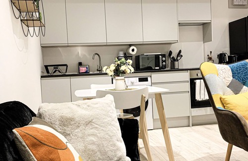West Hendon Apartamento | 2 Bed 1 Bath Luxury Stay Apartment for family