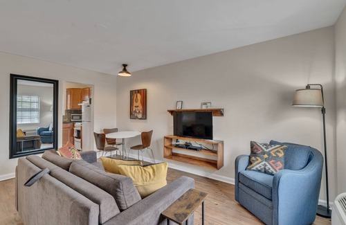 West End Apartamento | 2 Bed 1 Bath Near Nashville!