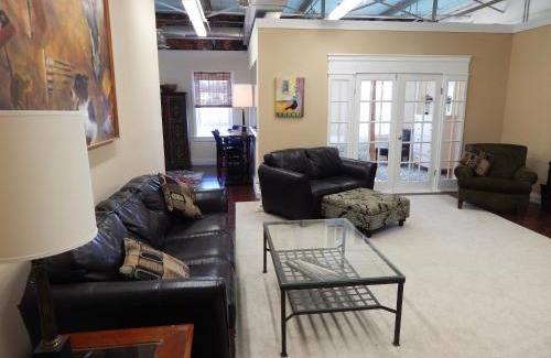 Salisbury Apartamento | 2 bed, 1 bath riverfront loft