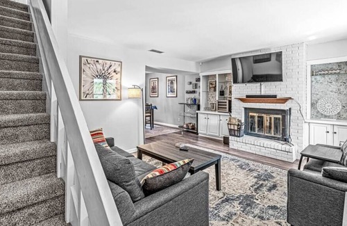Old Northside Casa | 2 bed 2.5 bath in one of Indy's hottest areas