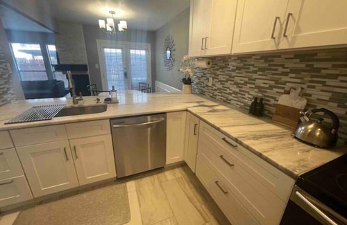 South Arlington Casa | 2 bed 2.5 bath townhouse with private parking.