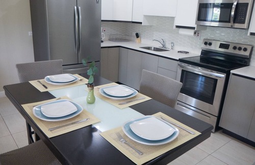 Eastwood Park Apartamento | 2 bed 2 bath apartment exactly across from the National Stadium/Arena