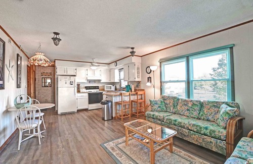 Frankford Condominio | 2 Bed/2 Bath Condo in Bethany Meadows Community, located 3 miles from Bethany Beach! Dog Friendly, Community Pool, WIFI and more!