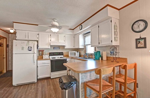 Frankford Condominio | 2 Bed/2 Bath Condo in Bethany Meadows Community, located 3 miles from Bethany Beach! Dog Friendly, Community Pool, WIFI and more!