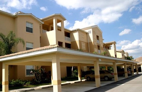 Biggar Condominio | CONDOMINIO DE 2 HABITACIONES Y 2 BAÑOS EN EL GOLF COUNTRY CLUB VISTAS COMUNITARIAS DE AGUA Y GOLF