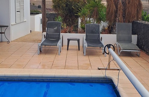 Playa Blanca Villa | 2 dormitorios / 2 baños Privada Villa con vistas pintorescas y piscina