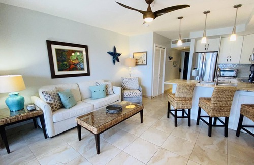 Red Hook Condominio | Sapphire Sunrise, True 2 Bd / 2 Ba, FRENTE A LA PLAYA, renovaciones modernas de lujo