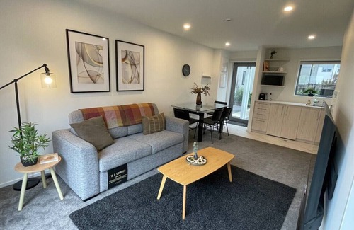 Upper Riccarton Apartamento | 2 Bed 2 Bath Retreat