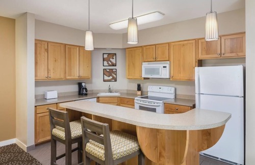 Windsor Complejo | UNIDAD DE 2 HABITACIONES Y 2 BAÑOS EN WINDSOR, CA - Una excelente estadía en el condado de Sonoma