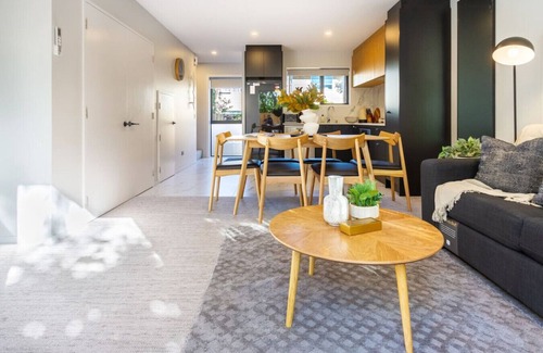 Ilam Casa | 2 bed 2 bath with Carpark near Canterbury University