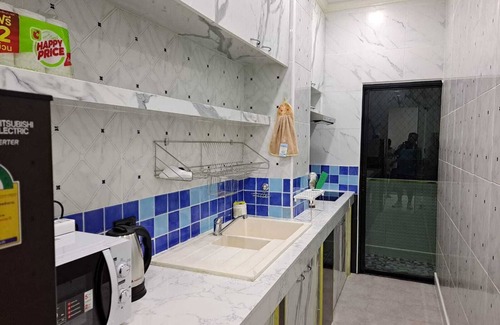 Bangkok Central Business District Apartamento | 2 bed 2 bath modern city center ground floor apartment. Free wifi, gym and pool