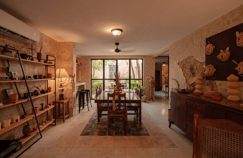 Merida Municipality Casa | 2-bed,3 bath house, rooftop, 2 plunge pools. AC. Safe. Close to centre, shops.
