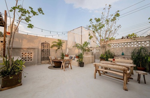 Merida Municipality Casa | 2-bed,3 bath house, rooftop, 2 plunge pools. AC. Safe. Close to centre, shops.