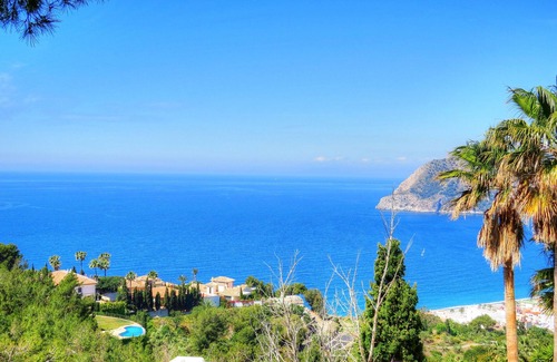 Almunecar Apartamento | Apartamento con 2 dormitios a lado de la playa con piscina comunitaria