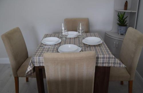 Ballycastle Apartamento | 2 bed Apartment Ballycastle Seconds to Seafront