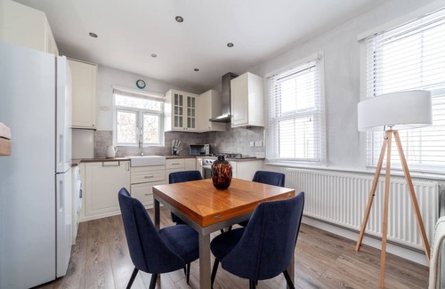 Brent Apartamento | The Brent Park Collection