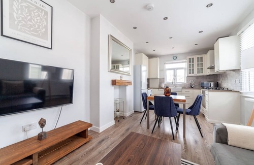 Brent Apartamento | The Brent Park Collection