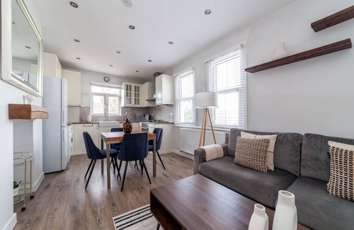 Brent Apartamento | The Brent Park Collection