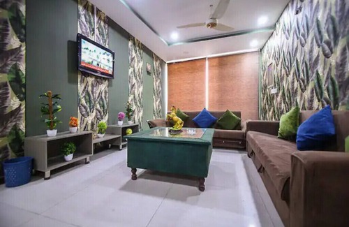 Lahore Apartamento | 2 bed Apt near Airport opp DHA
