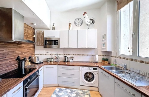 Cannes City Centre Apartamento | 2-Bed Apt with 65m² Terrace | Central Cannes | 5 mins walk to Palais/Beach