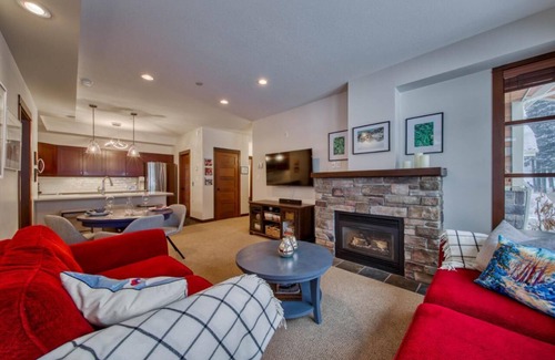 Sun Peaks Condominio | 2 bed/bath ski-in, ski-out condo in Stone's Throw