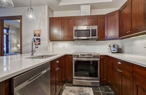 Sun Peaks Condominio | 2 bed/bath ski-in, ski-out condo in Stone's Throw