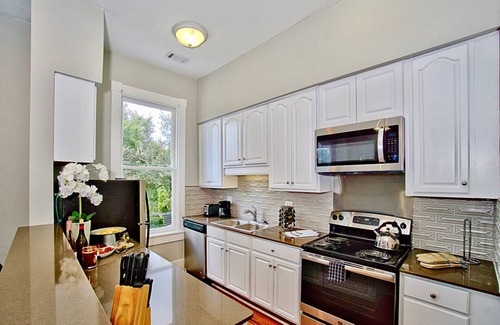 Eastside Apartamento | 416B Waldburg st · 2 camas de lujo en el centro de Savannah