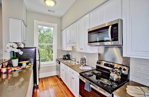 Eastside Apartamento | 416B Waldburg st · 2 camas de lujo en el centro de Savannah
