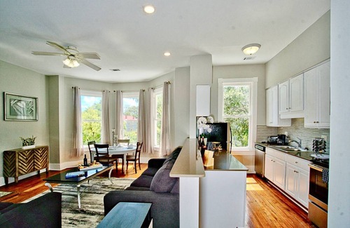 Eastside Apartamento | 416B Waldburg st · 2 camas de lujo en el centro de Savannah