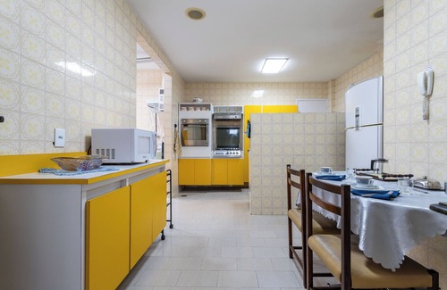 Copacabana Apartamento | 2 Bedrooms Home Office 1000ft From Subway 2000ft From Beach Copa901