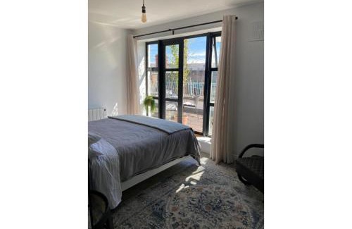 The Liberties Apartamento | 2 Bed City Centre Penthouse with Cathedral Views