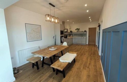 Felinwynt Cabaña | 2-Bed Coastal Cottage - Sleeps 4 - Pet Friendly
