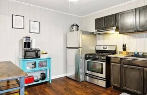 French Quarter Condominio | 2 bed condo - 1 block to Quarter. Very walkable.