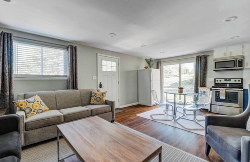 Rosedale Condominio | 2-Bed Duplex Near 3 KU! 29