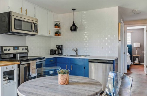 Rosedale Condominio | 2-Bed Duplex Near 3 KU! 29