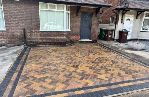 Newark upon Trent Villa | 2-Bed Family House Nr Nottingham City Hospital, Arnold, Mansfield with Free WiFi