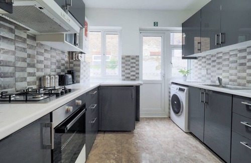 Kilburn Apartamento | 2 Bed Flat In Heart Of Kilburn With Extra Bed Suitable for 6 People