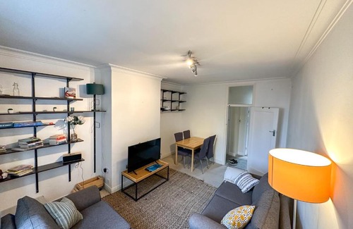 West Hendon Apartamento | 2 Bed Flat - short walk from Brent Cross Station