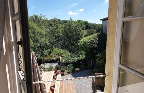 Confolens Casa | Charming two bedroom gite with beautiful gardens