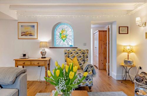 Bangor Casa | 2 Bed in Bethesda 66276