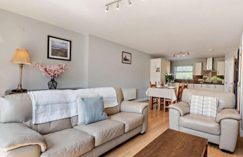 Cosheston Casa | 2 Bed in Cosheston 60704