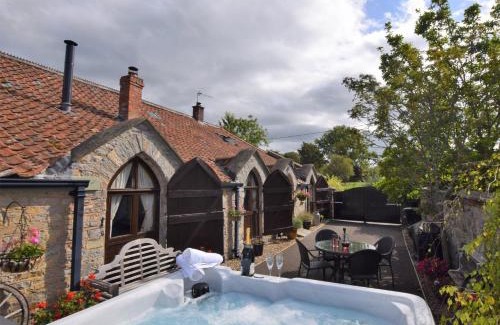 Stawell Casa | 2 Bed in Glastonbury THEOL