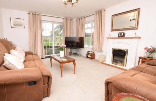 Pembroke Casa | 2 Bed in Pembroke 47640