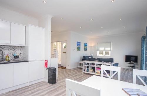 Swanage Casa | 2 Bed in Swanage DC168