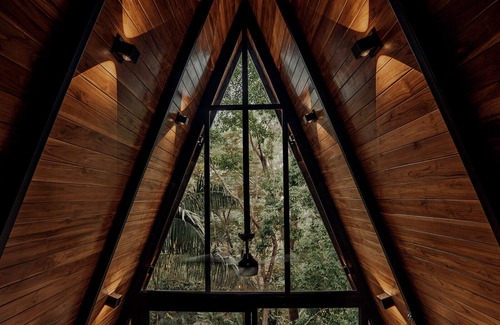 Santiago Chalet De Esquí | 2-Bed Jungle Chic Hideaway - New Modern Design Jungalow