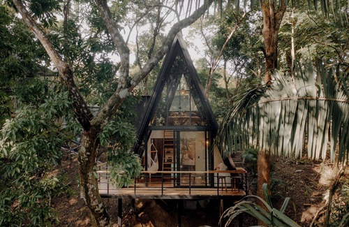 Santiago Chalet De Esquí | 2-Bed Jungle Chic Hideaway - New Modern Design Jungalow