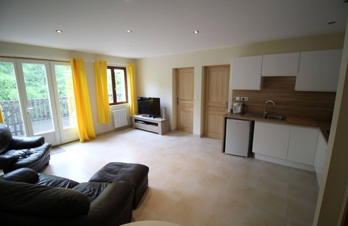 Cercoux Casa | 2 bed lakeside guest house with parking