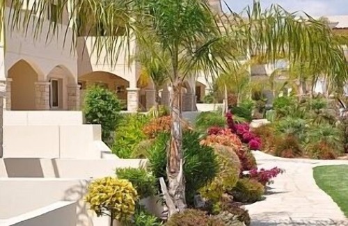 Mandria Apartamento | Apartamento de lujo de 2 dormitorios con vistas a los exuberantes jardines y piscinas. Con spa y gimnasio para huéspedes