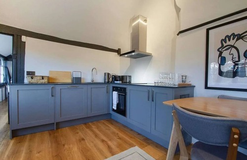 Coventry City Centre Cabaña | Lujoso-Two Bed-Rural-Baño en la habitacion-Vista a la Calle