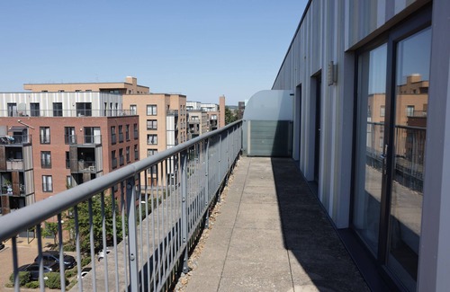 Brooklands Apartamento | 2 Bed Penthouse near Romford Station with Free Parking